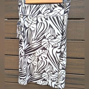 Dynamite High Waisted Brown A line Floral Skirt - Size 1 Great Condition